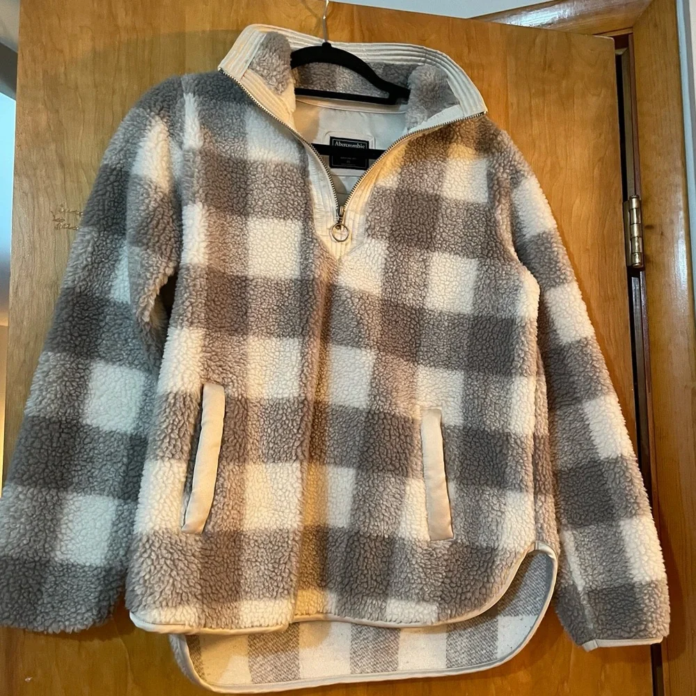 Abercrombie and Fitch Half Zip Buffalo Plaid Sherpa XS - Picture 2 of 3
